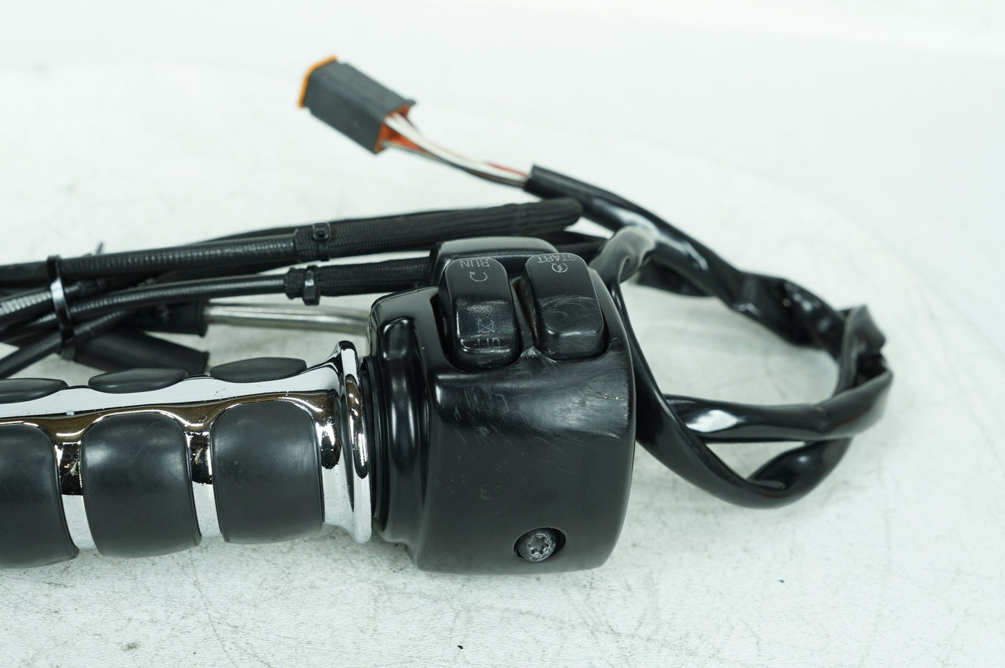 1999 - 2006 Harley-Davidson Dyna Super Glide Right Engine Start Kill Switches Controls  	71589-96B
