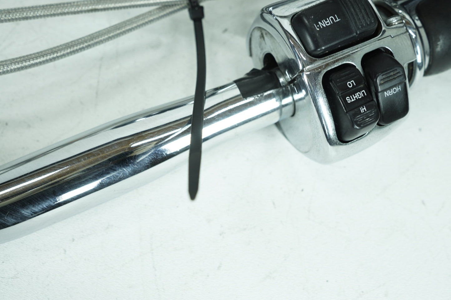 1999 - 2006 Harley-Davidson Touring Road King Police Handlebars Left Right Switches Controls 71684-06A