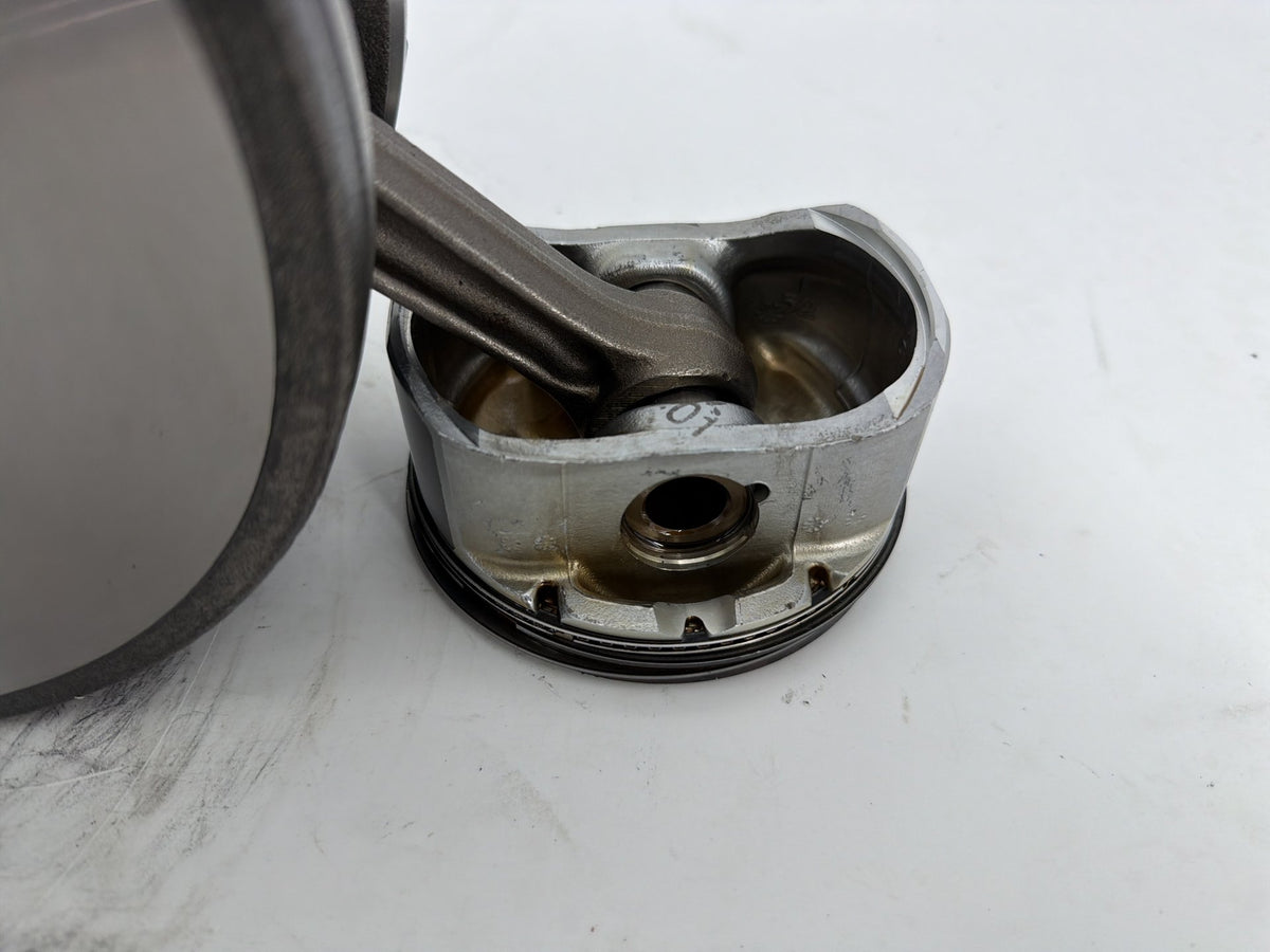 16 Harley Touring Street Glide OEM Twin Cam Engine Crank Shaft Flywheel Pistons