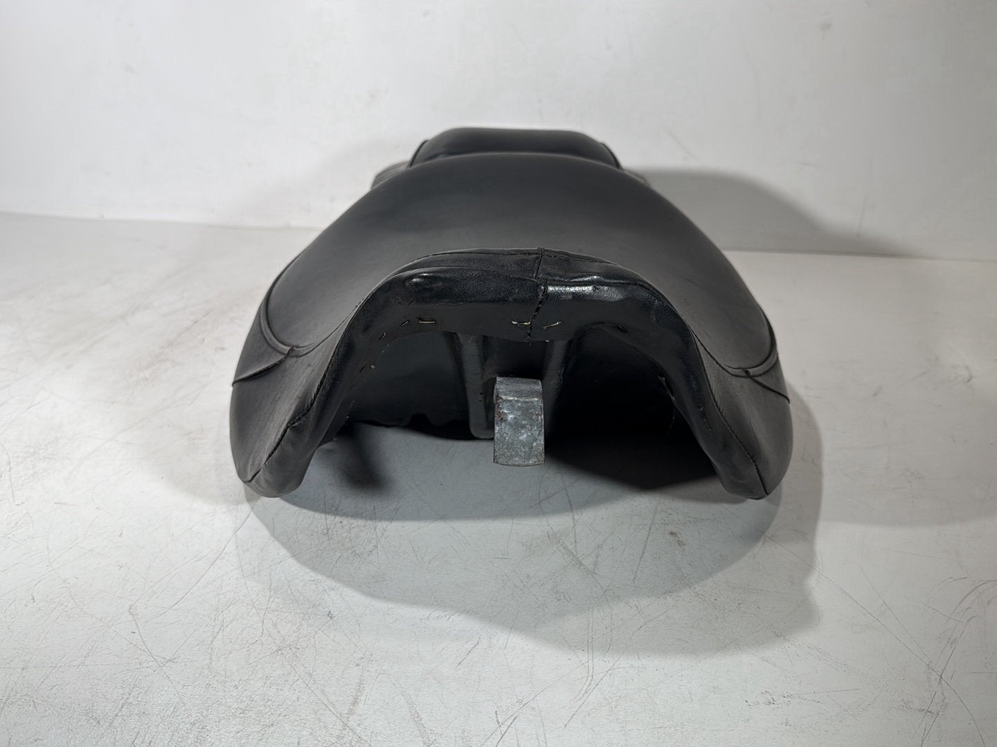 1999 - 2006 Harley-Davidson Touring Road King Police Passenger Rider Driver Seat Saddle 52949-97A