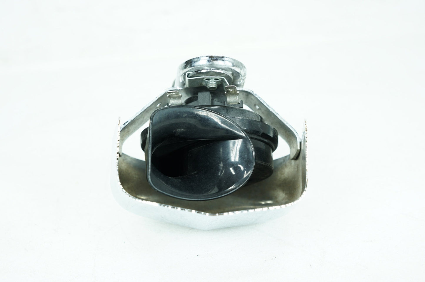 2000 - 2006 Harley-Davidson Touring CVO Screamin Eagle Road King Horn Signal Klaxon Chrome Cover 69012-93A