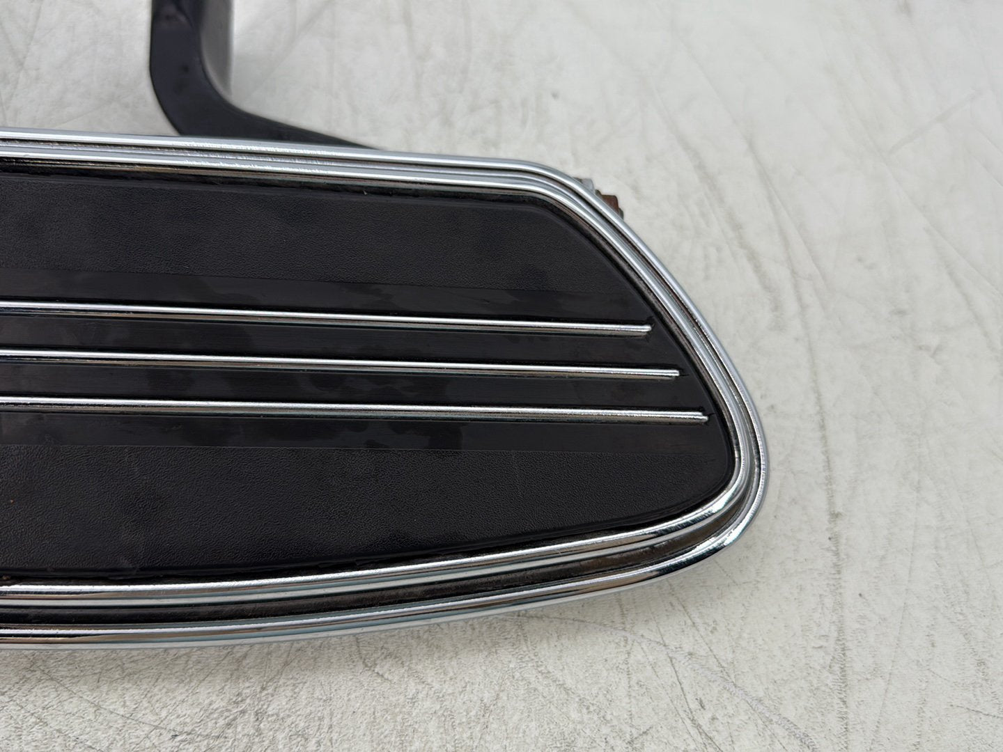 2004 Harley Road King Touring Custom FLHRSI OEM Left Driver 1 Floorboard Foot Rest