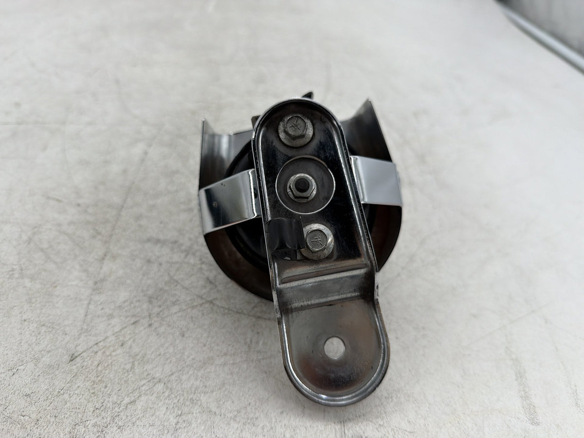 2010 Harley Electra Glide Touring Ultra OEM Horn Signal Klaxon Chrome Cover