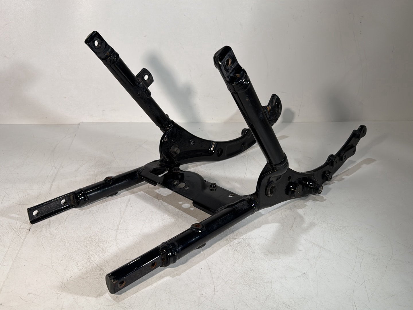 2008 - 2016 Harley-Davidson Touring Electra Glide Ultra Rear Sub Frame Subframe Tail Rail 	48079-09BHP
