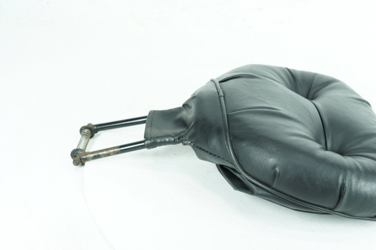 2004 - 2013 Harley-Davidson Sportster 1200 Low Rider Driver Backrest Adjustable Cushion Pad 52586-94A