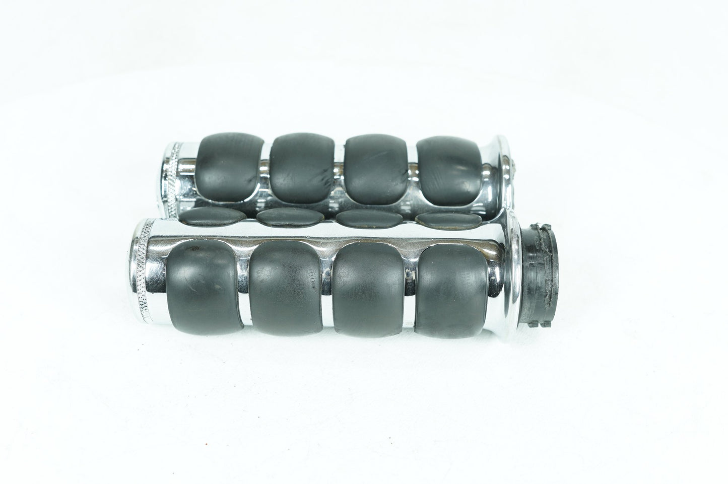 1999 - 2006 Harley-Davidson Softail Fat Boy Front Left Right Handgrip Hand Grips ISO Grips