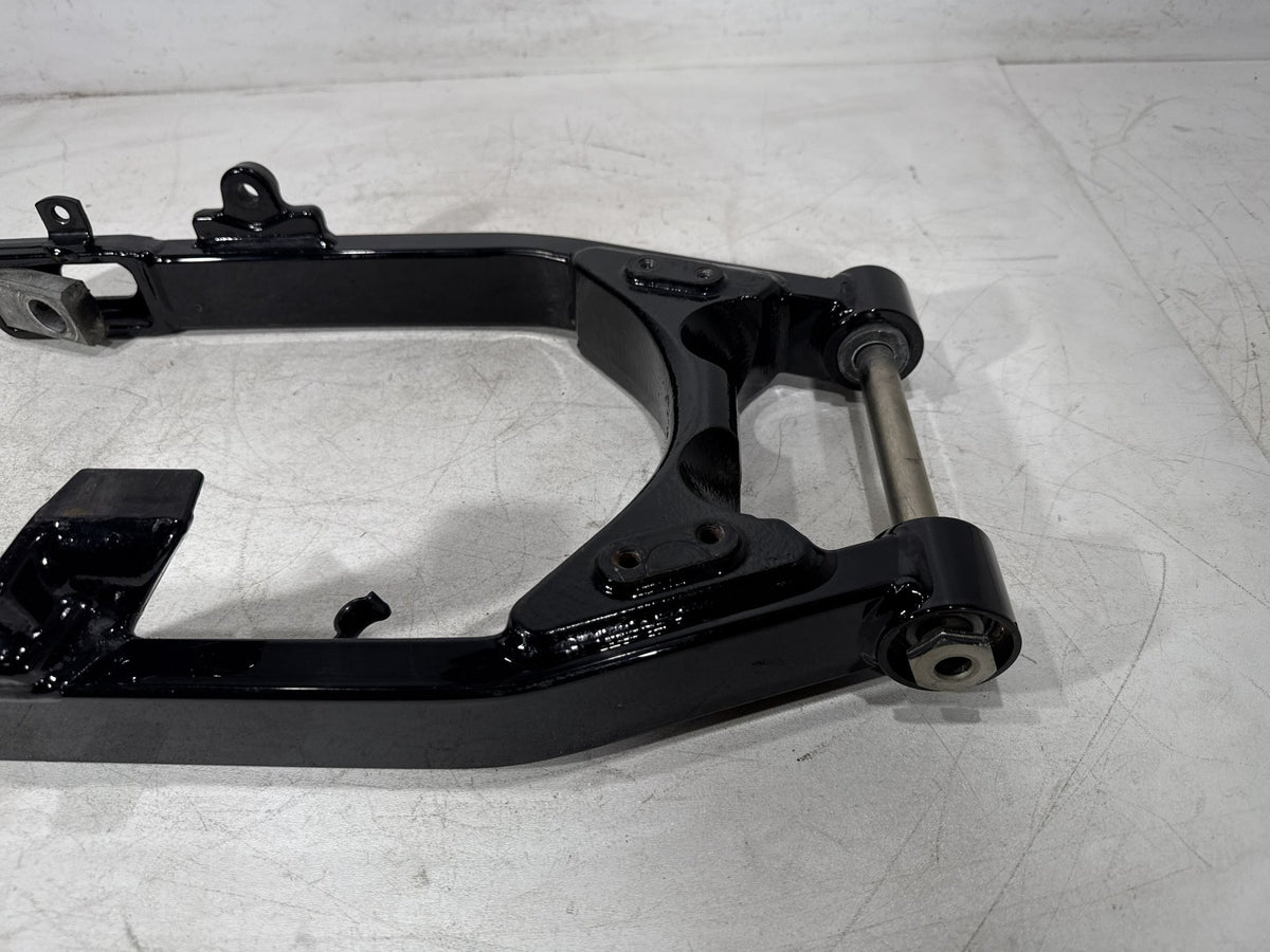 2017 Harley Dyna Street Bob FXDB OEM Rear Fork Swingarm Swing Arm