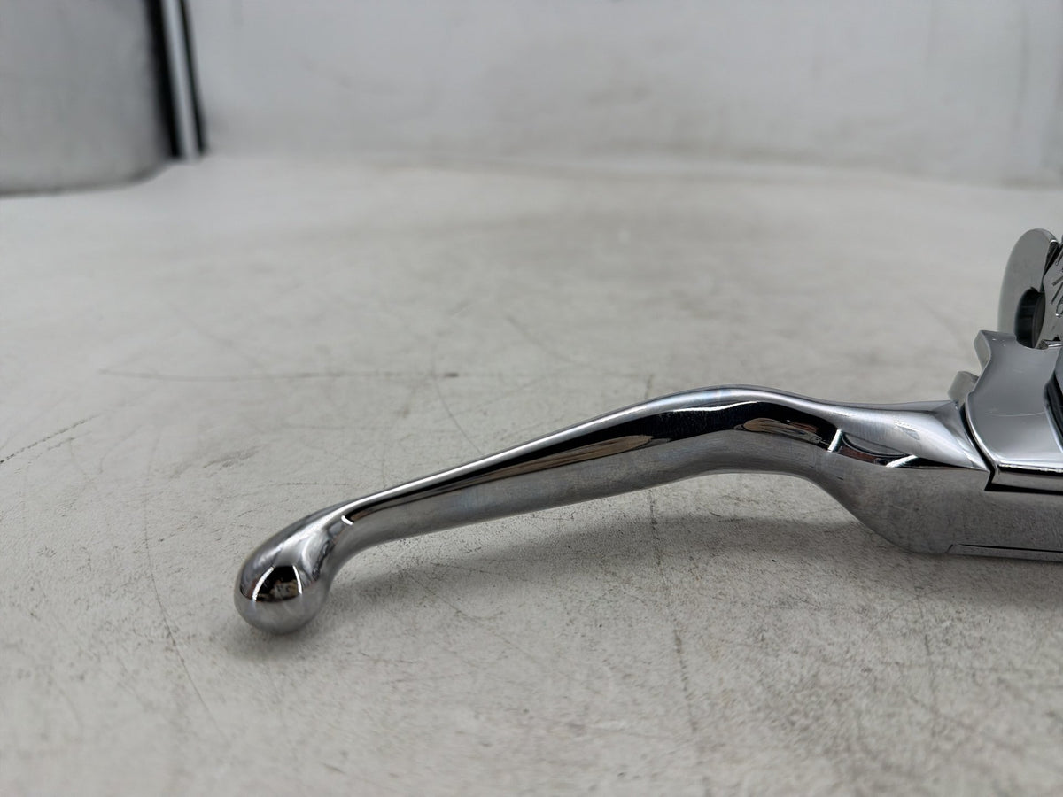 2004 Harley Electra Glide CVO Eagle OEM Front Right Brake Lever Master Cylinder