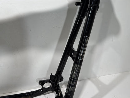 2008 - 2016 Harley-Davidson Touring Street Glide Body Main Frame Chassis SLVG  	47900-11BHP