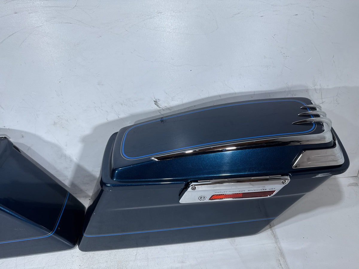 02 Harley Electra Glide Touring Classic OEM Left Right Saddlebags Luggage NOKey
