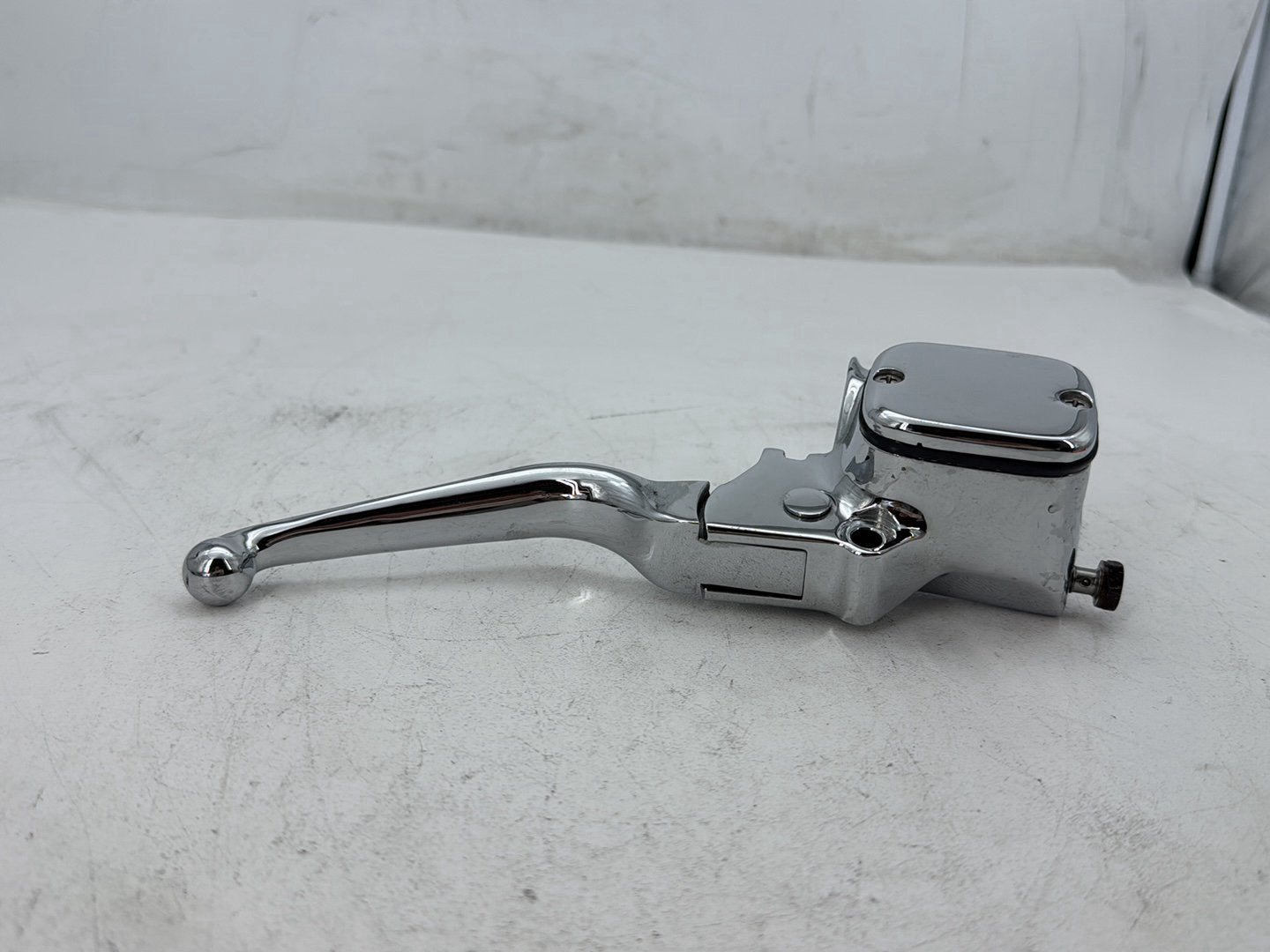 07 Harley Street Glide Touring FLHX OEM Front Right Brake Lever Master Cylinder