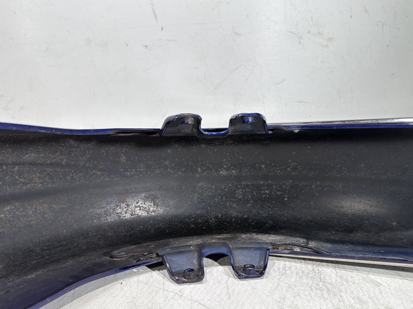2006 Harley Touring FLHTCI Electra Glide Classic OEM Front Wheel Fender Shell Panel
