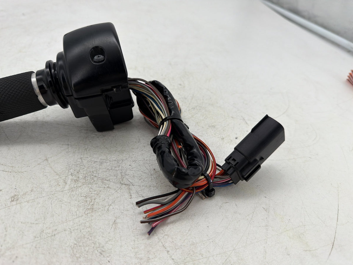 2009 Harley Street Glide Touring OEM Right Engine Start Kill Switches Controls