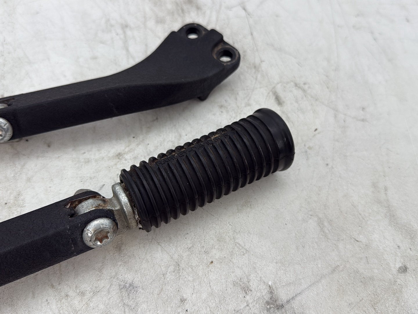 2012 Harley Dyna FXDF Fat Bob OEM Passenger Left & Right Foot Pegs