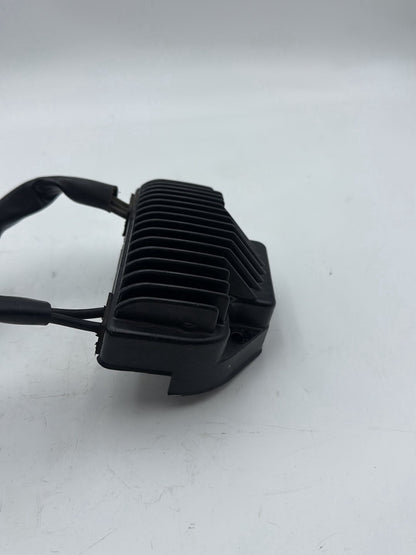 2007 - 2012 Harley-Davidson Dyna Street Bob Voltage Regulator Rectifier   	74631-06