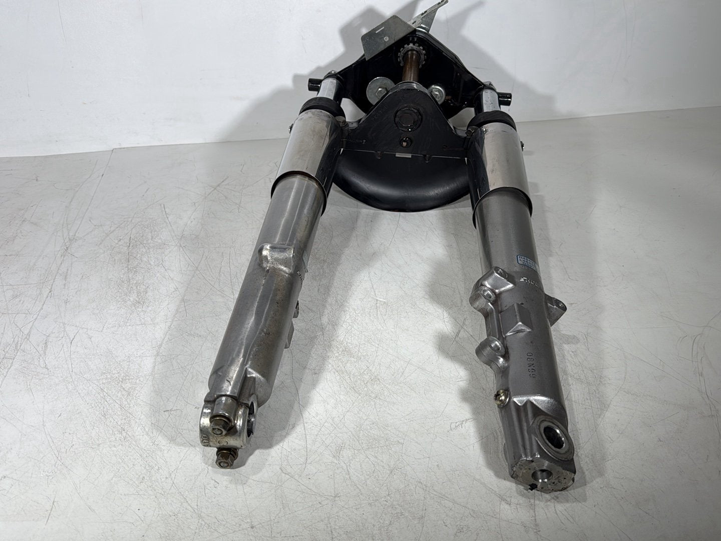 1999 - 2006 Harley-Davidson Touring Electra Glide Classic Front Triple Tree Set & LH RH Fork Legs Sliders  	45435-95