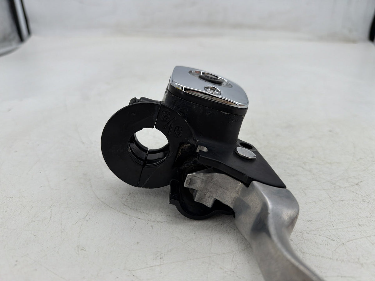 2006 Harley Softail Deuce FXSTDI OEM Front Right Brake Lever Master Cylinder