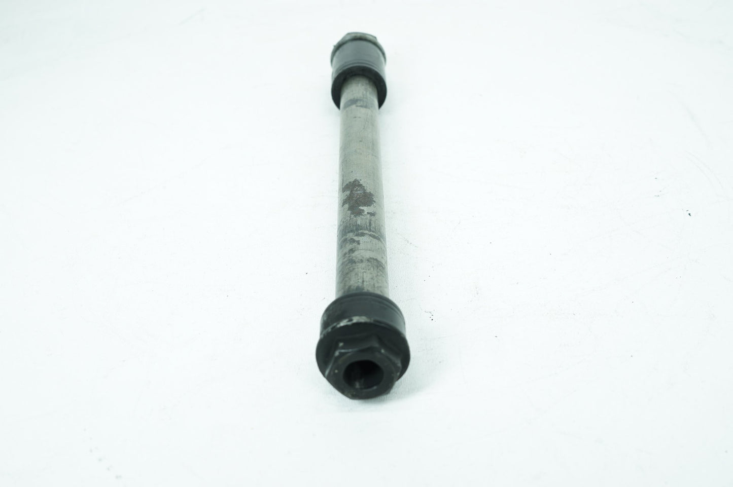 2007 - 2017 Harley-Davidson Dyna Low Rider Rear Wheel Axle Bolt Shaft 41114-08