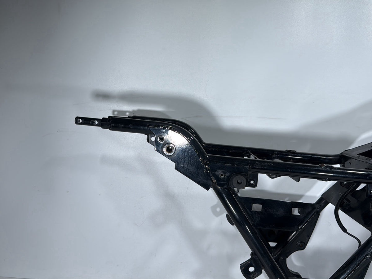 1999 - 2006 Harley-Davidson Touring Electra Glide Classic Body Main Frame Chassis CLN CLR 47900-99B