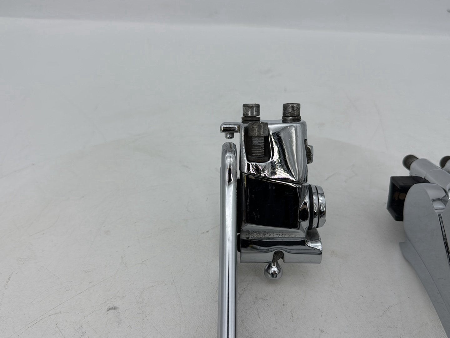 2007 - 2011 Harley-Davidson Touring Electra Glide Ultra Passenger Left & Right Foot Pegs Kuryakyn