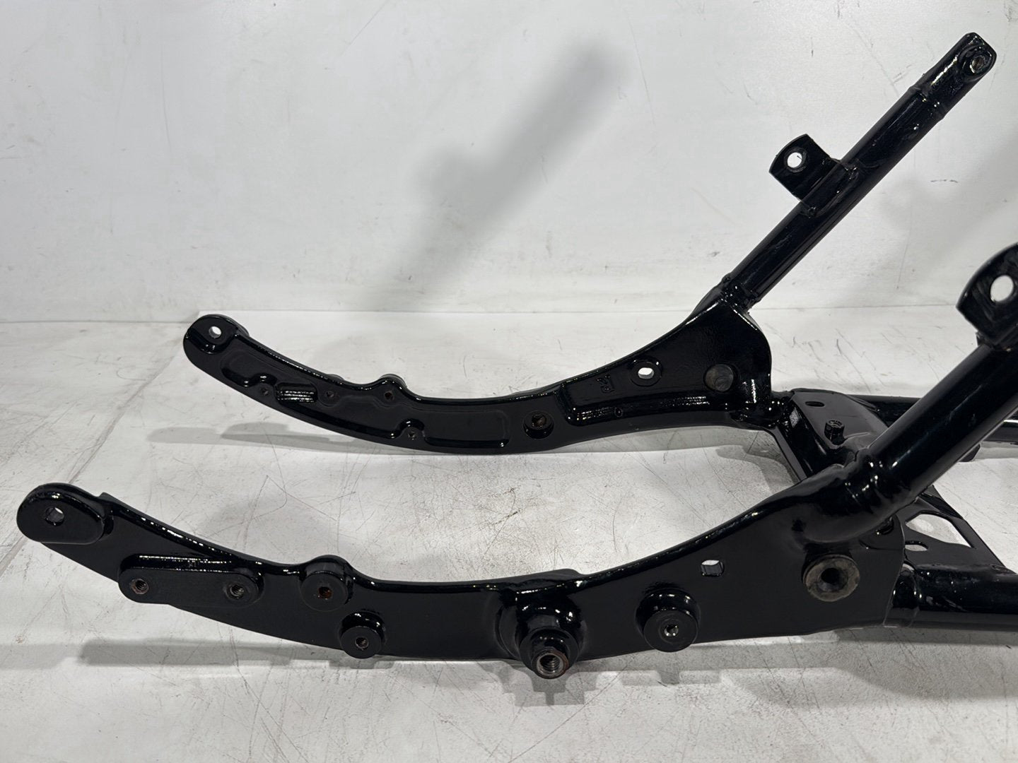 2015 Harley Road Glide Touring FLTRXS OEM Rear Back Sub Frame Rail Bar 48079-09BHP