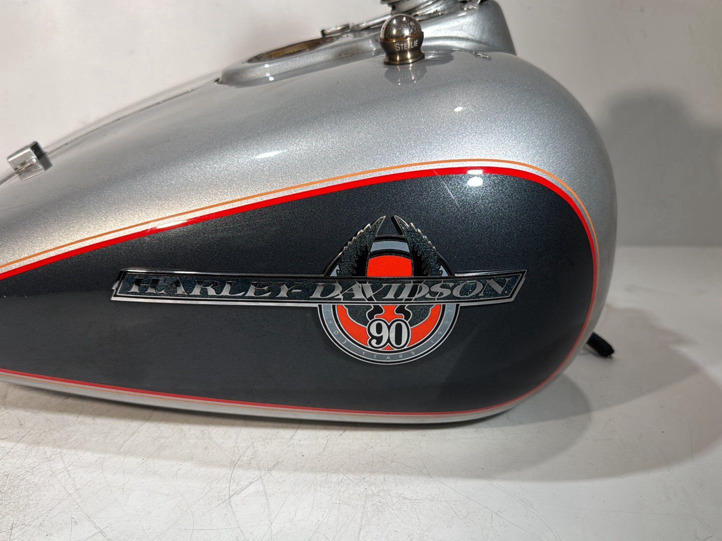 1984 - 1998 Harley-Davidson Touring Electra Glide Classic Fuel Gas Tank Gasoline Reservoir w/ Petcock Valve