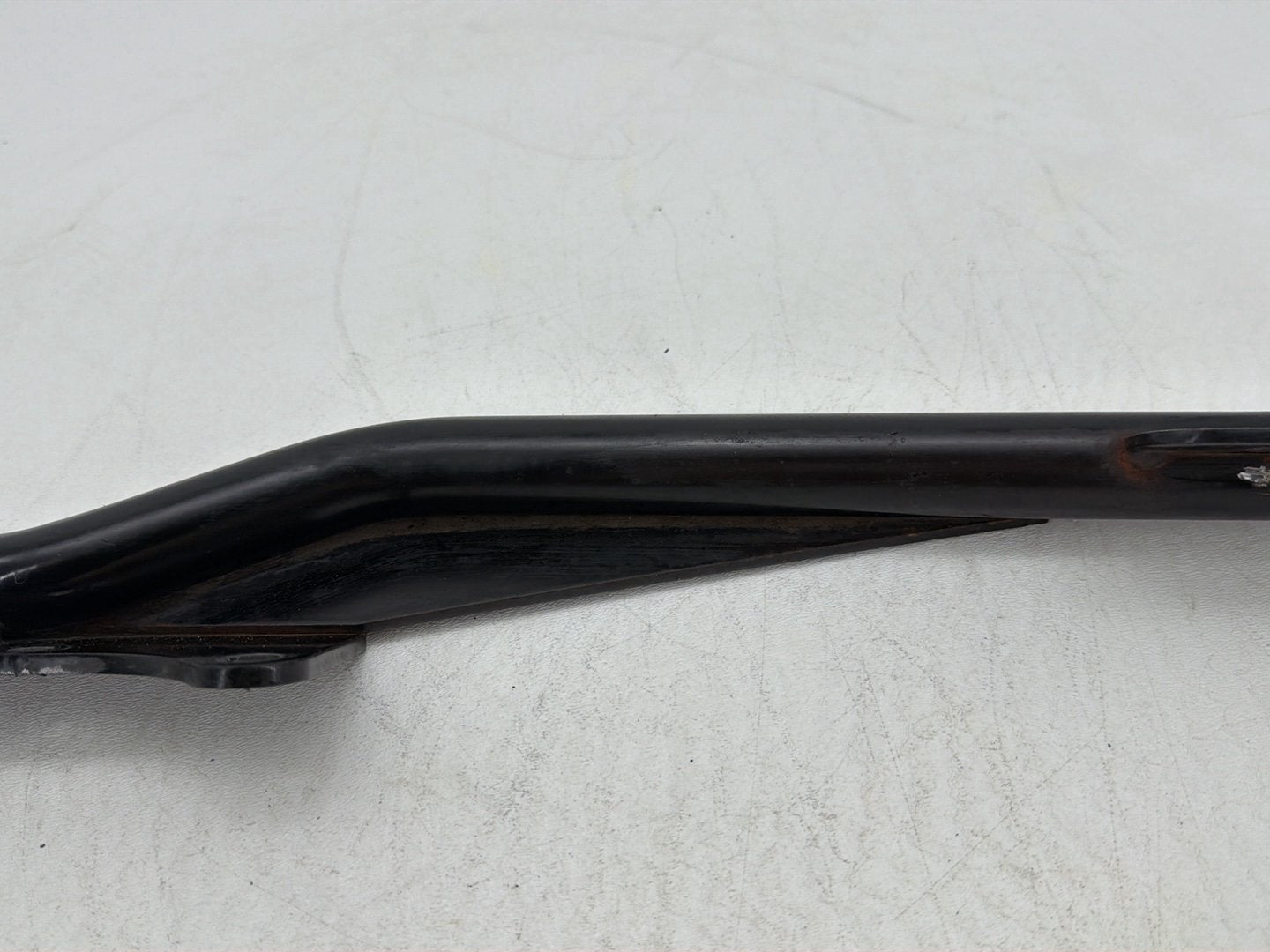 2009 Harley Dyna Street Bob OEM Exhaust Muffler Interconnect Bracket Support Bar