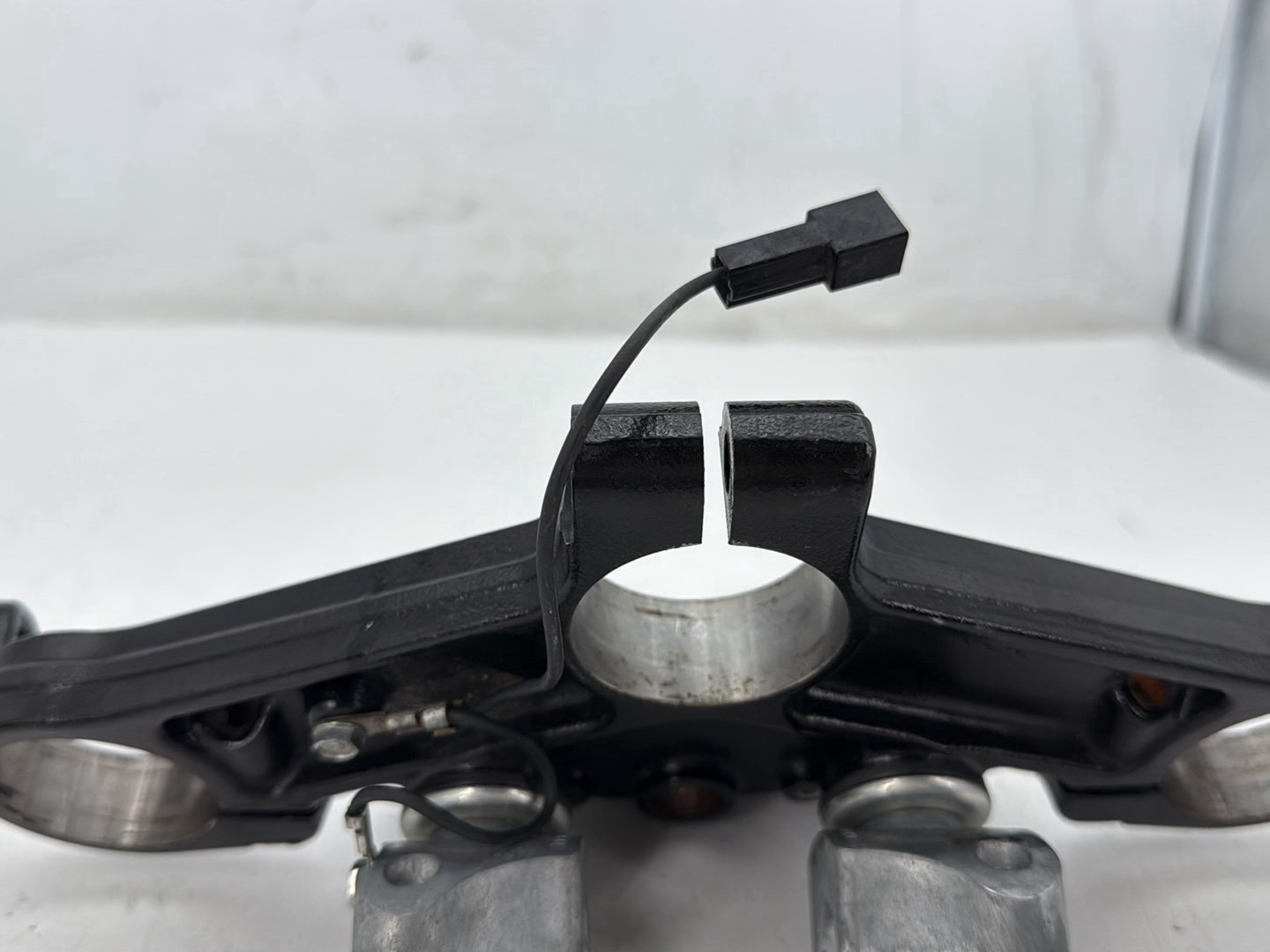 2014 Harley Electra Glide Touring CVO Screamin Eagle OEM Front Fork Upper Triple Tree Clamps