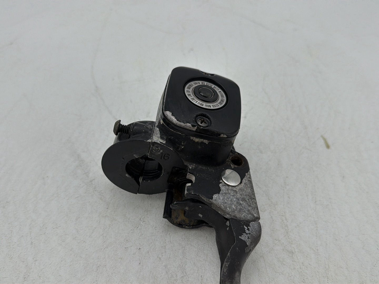 2009 Harley Dyna Street Bob FXDB OEM Front Right Brake Lever Master Cylinder