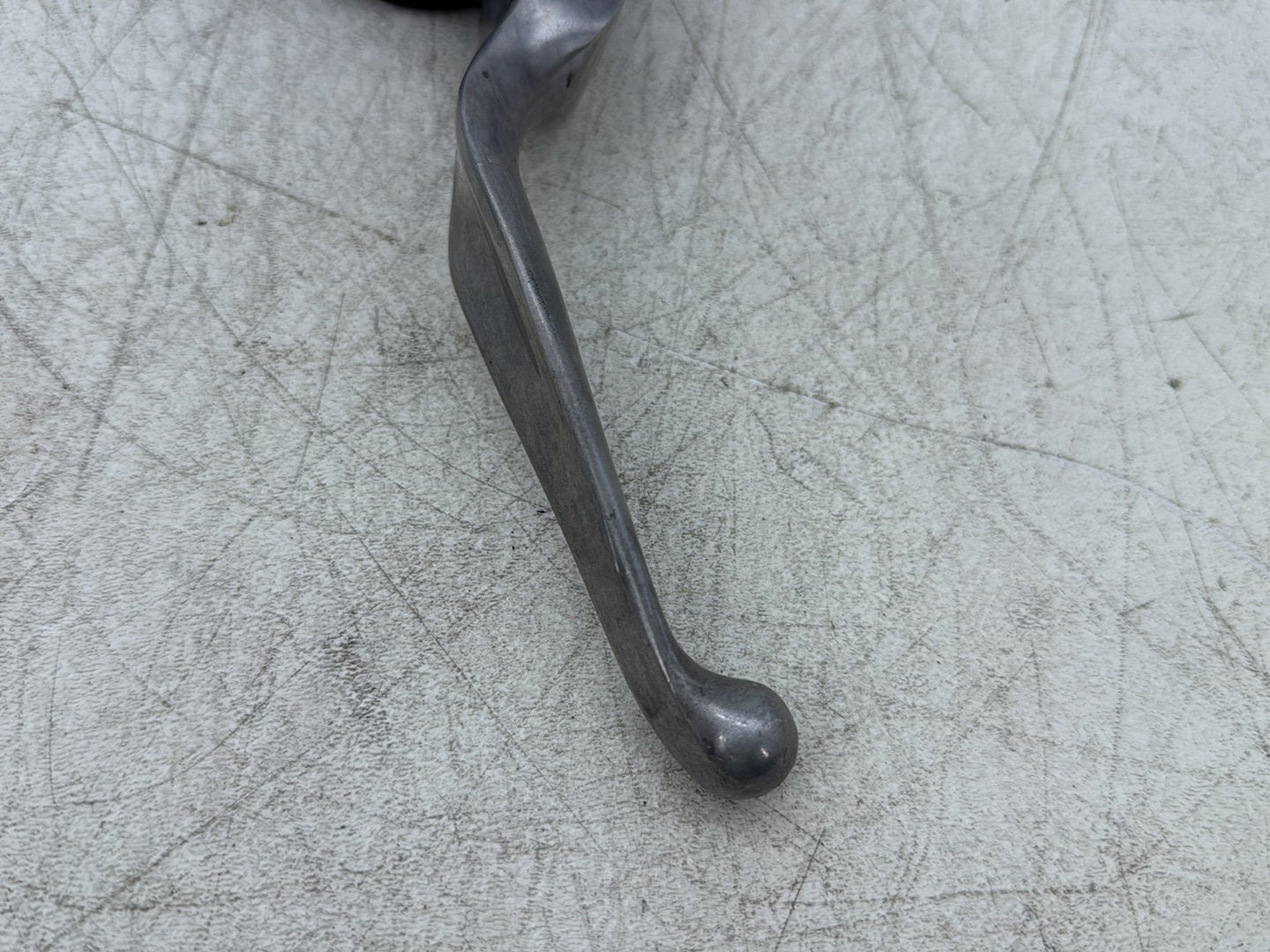 2004 Harley Road King Touring Custom FLHRSI OEM Front Right Brake Lever Master Cylinder