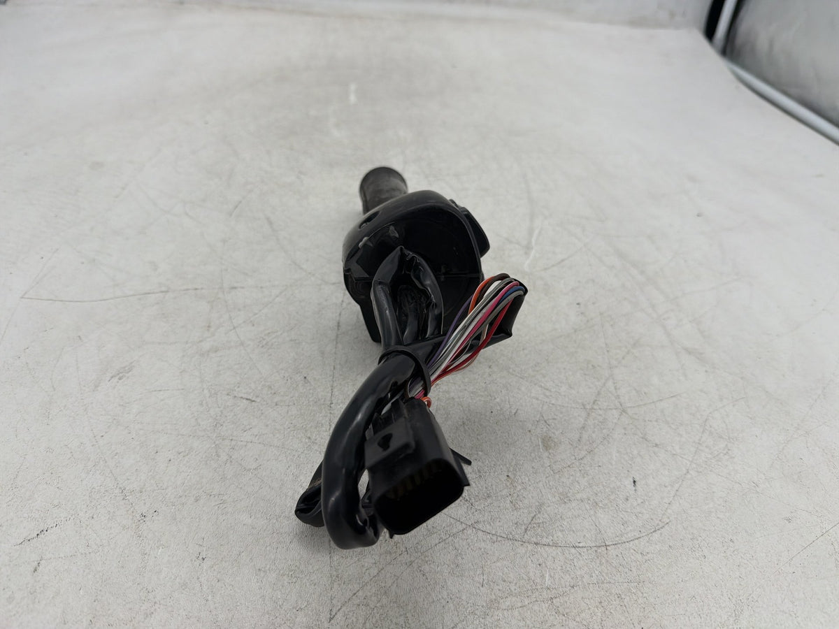 08 Harley Electra Glide Touring Ultra OEM RH Engine Start Kill Switches Controls
