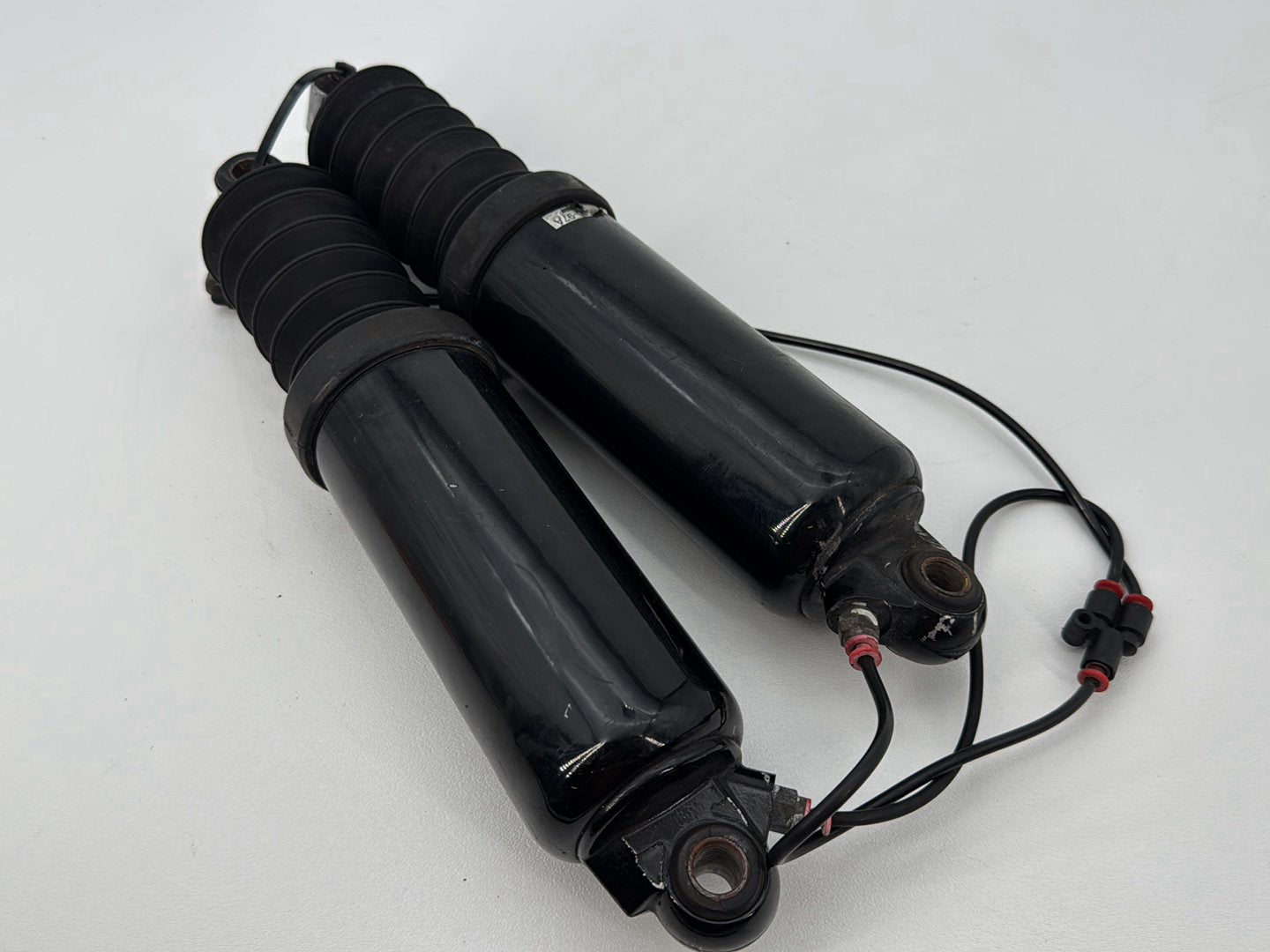1999 - 2006 Harley-Davidson Touring Electra Glide Classic Rear Left Right Shock Absorbers 54565-97A
