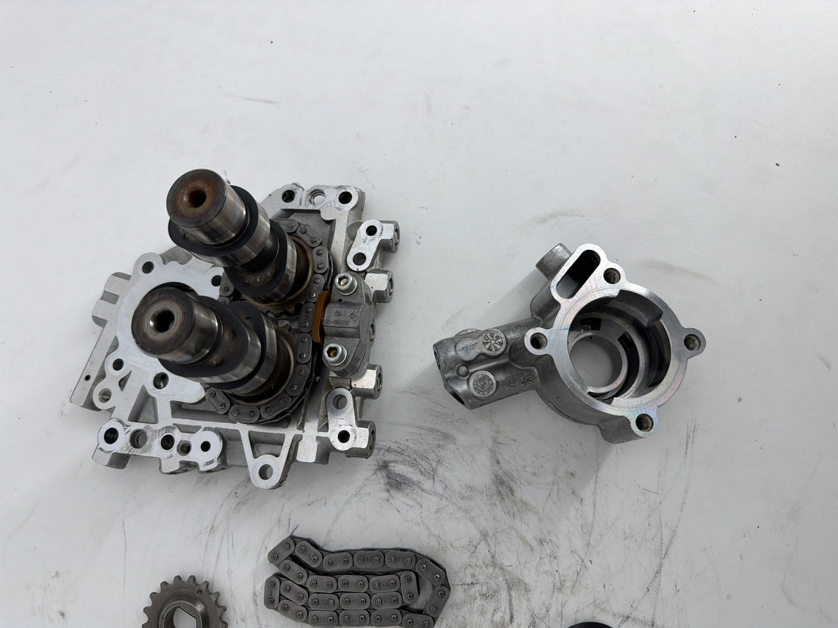 16 Harley Touring FLHXS Street Engine Motor Cam Support Camshaft Plate Oil Pump