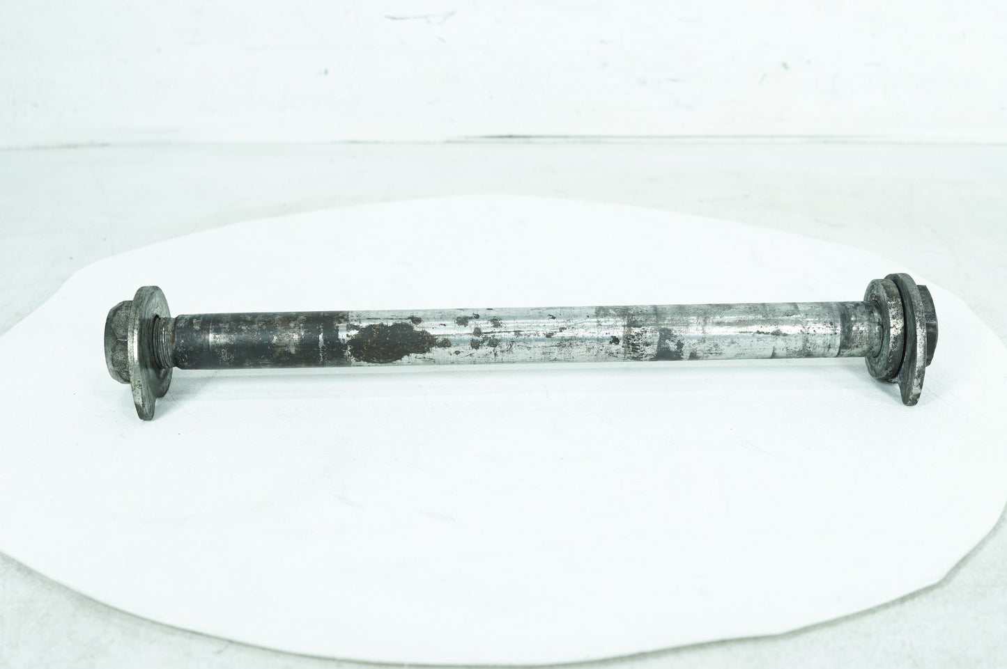 2007 - 2012 Harley-Davidson Touring Road Glide Rear Wheel Axle Bolt Shaft 41056-09