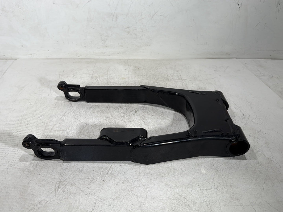 2006 Harley Electra Glide Touring Ultra FLHTCUI OEM Rear Fork Swingarm Swing Arm