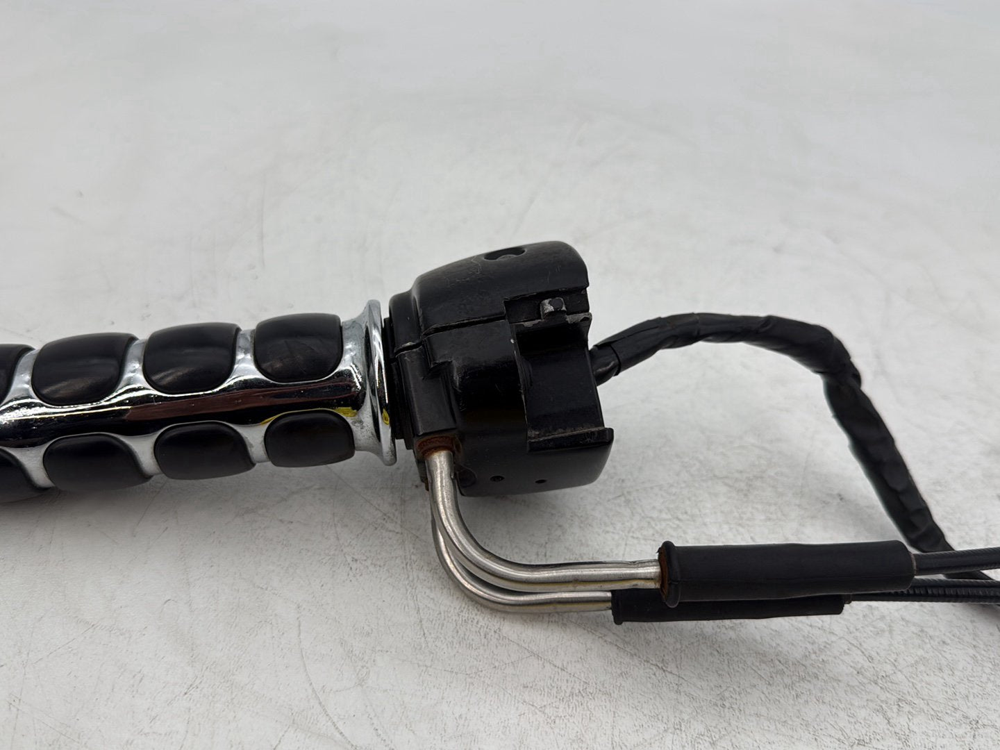 1999 - 2006 Harley-Davidson Dyna Super Glide Right Engine Start Kill Switches Controls 71589-96B