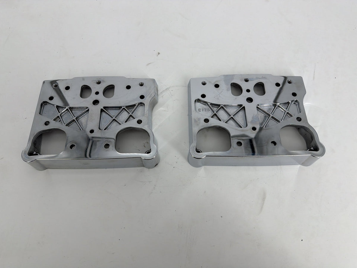 2016 Harley Touring FLHXS Street Glide OEM Twin Cam Lower Rocker Boxes 17543-99A