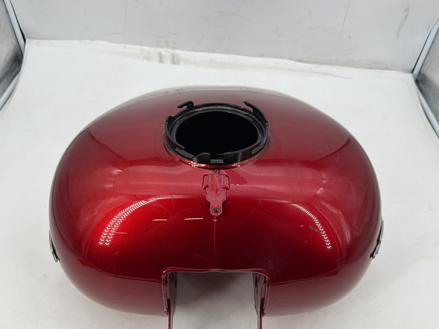 2013 Harley Street Glide Touring FLHX OEM Fuel Gas Tank Gasoline Reservoir