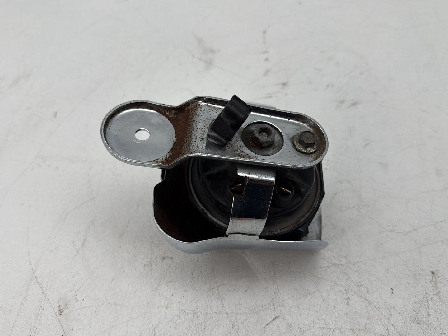 2006 Harley Touring FLHTCI Electra Glide Classic OEM Horn Signal Klaxon Chrome Cover