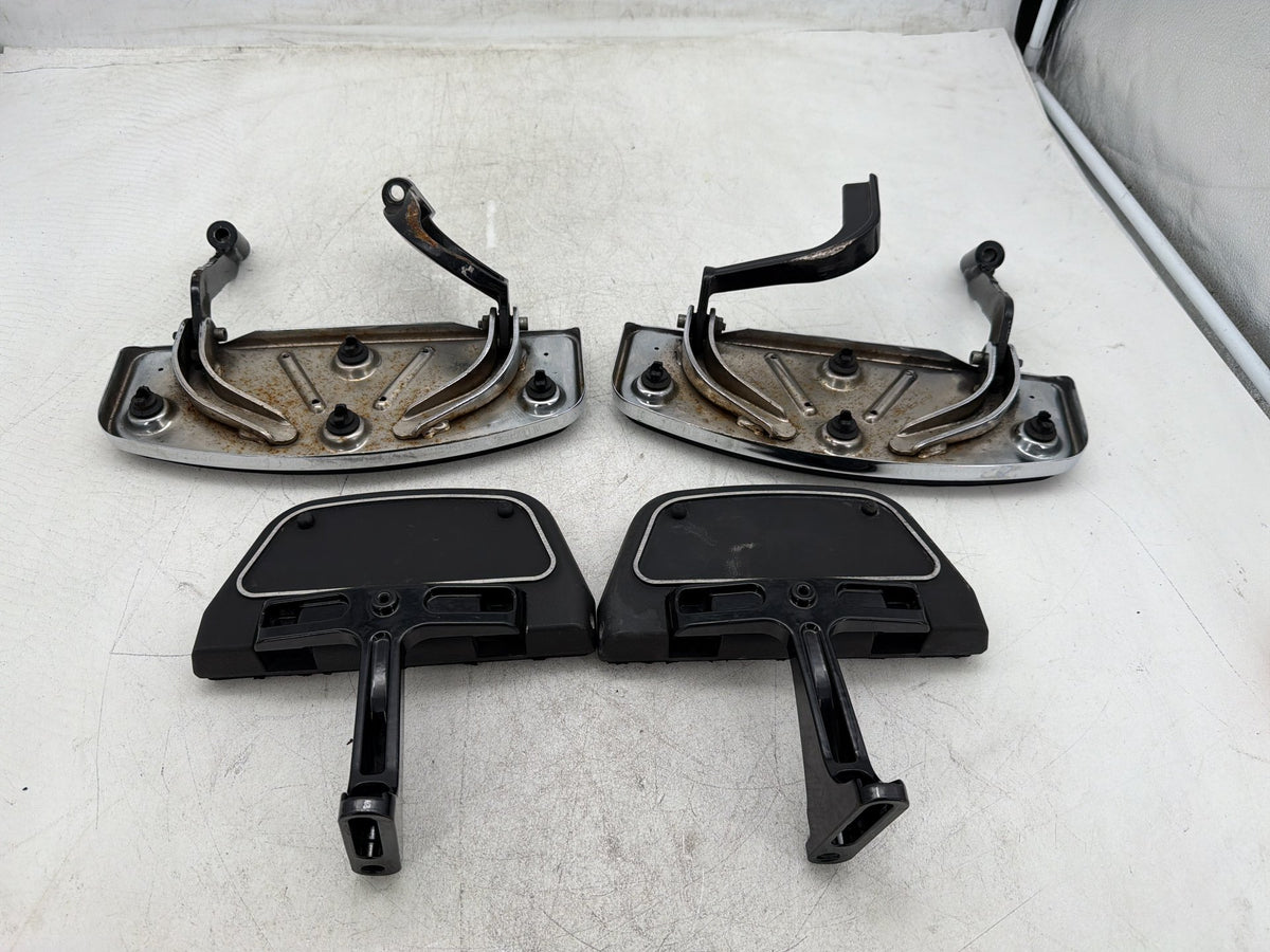 2011 Harley Electra Glide Touring Ultra OEM Left Right Driver & Pass Floorboard Foot Rest