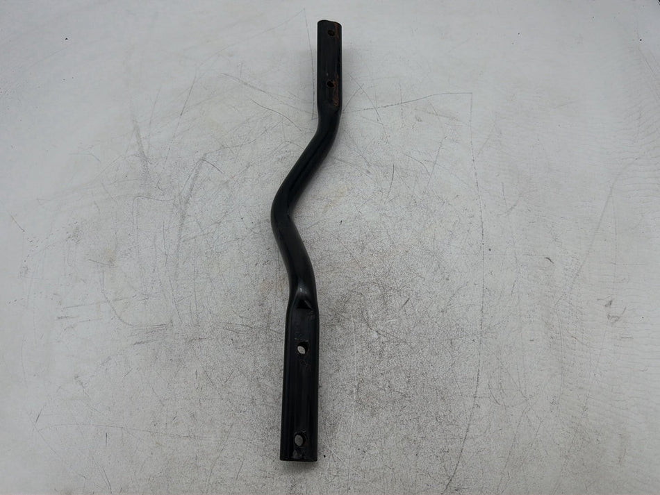 06 Harley Dyna Super Glide OEM Exhaust Muffler Interconnect Bracket Support Bar