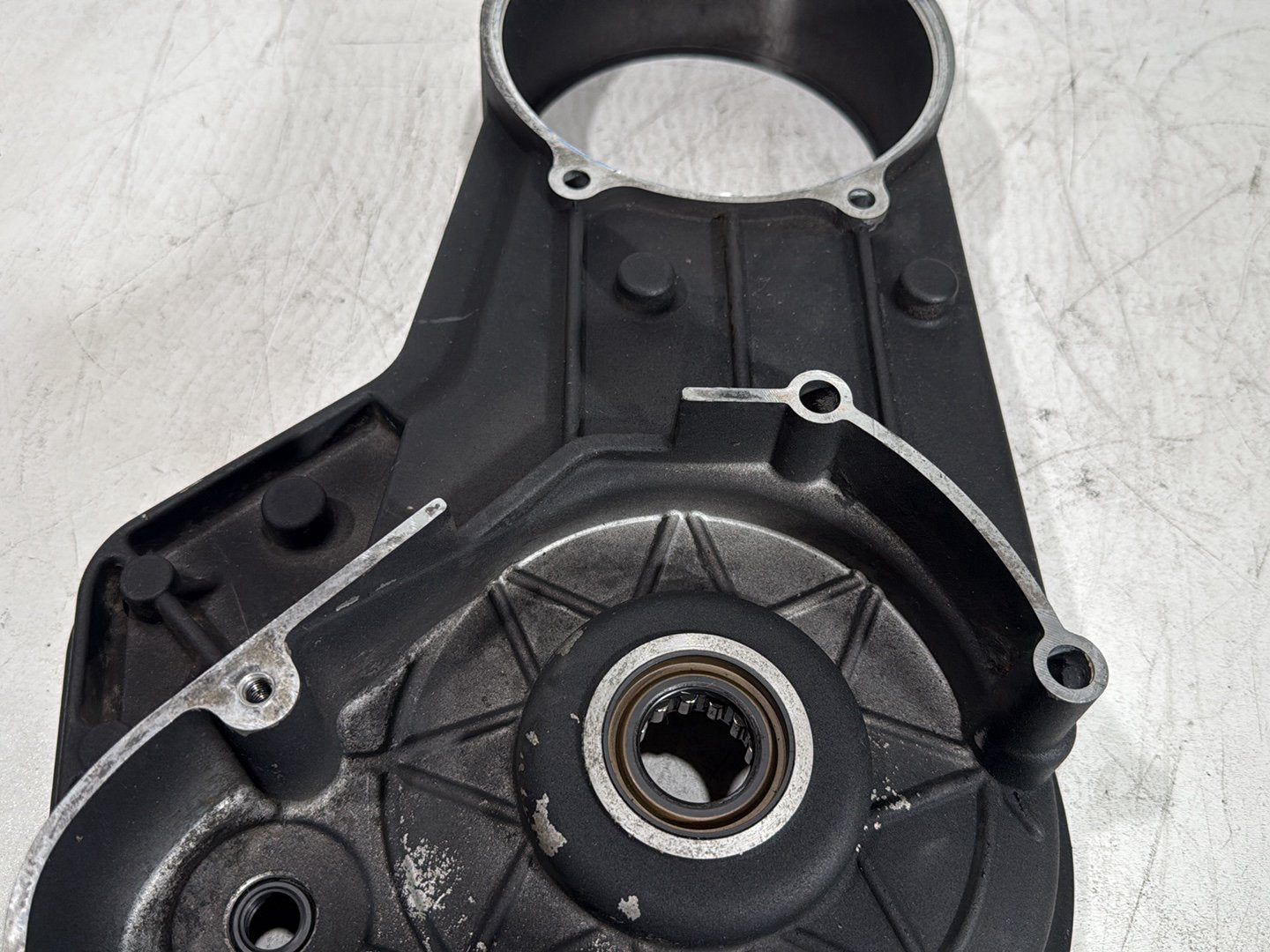 2006 Harley Touring FLHTCI Electra Glide Classic OEM Inner Primary Clutch Cover
