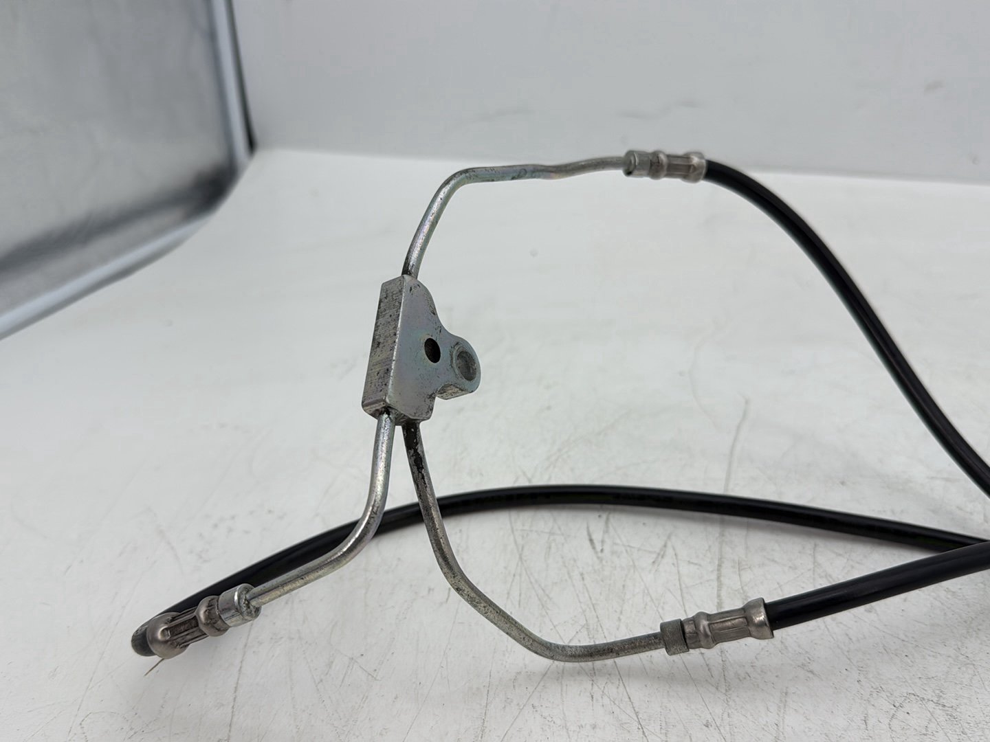 2007 Harley Touring FLHTCU Electra Glide Ultra OEM Front Brake Hose Line Pipe