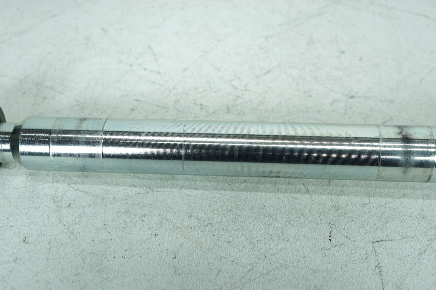 1999 - 2006 Harley-Davidson Touring Electra Ultra Classic Front Wheel Axle Bolt Shaft 43364-00