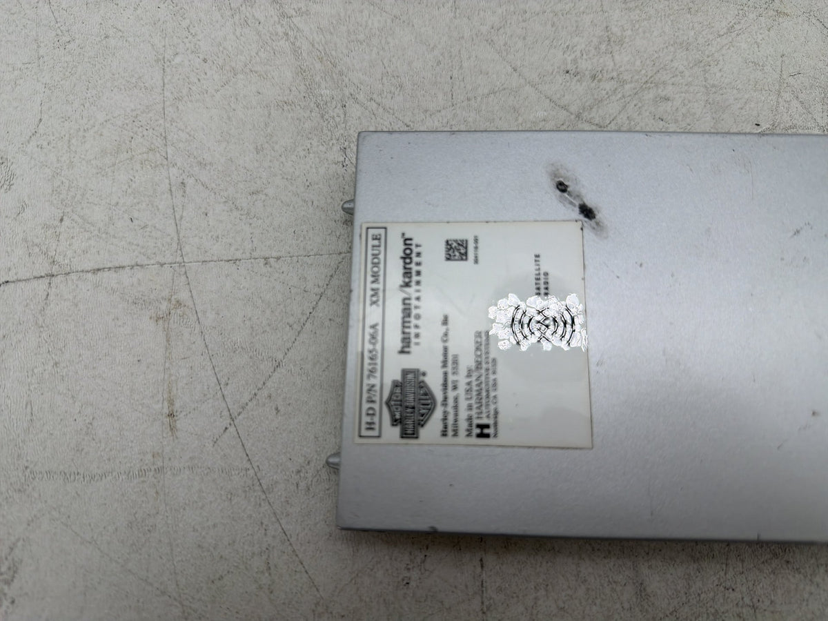 09 Harley Electra Glide Touring CVO OEM XM Harman Kardon Radio Module 76165-06A