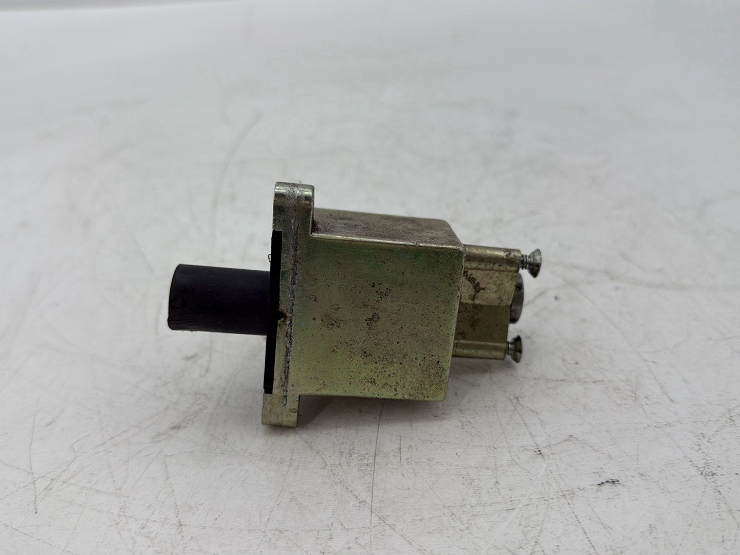2005 Harley Touring FLHRCI Road King Classic OEM Ignition Switch Cylinder Barrel Lockset NOKey