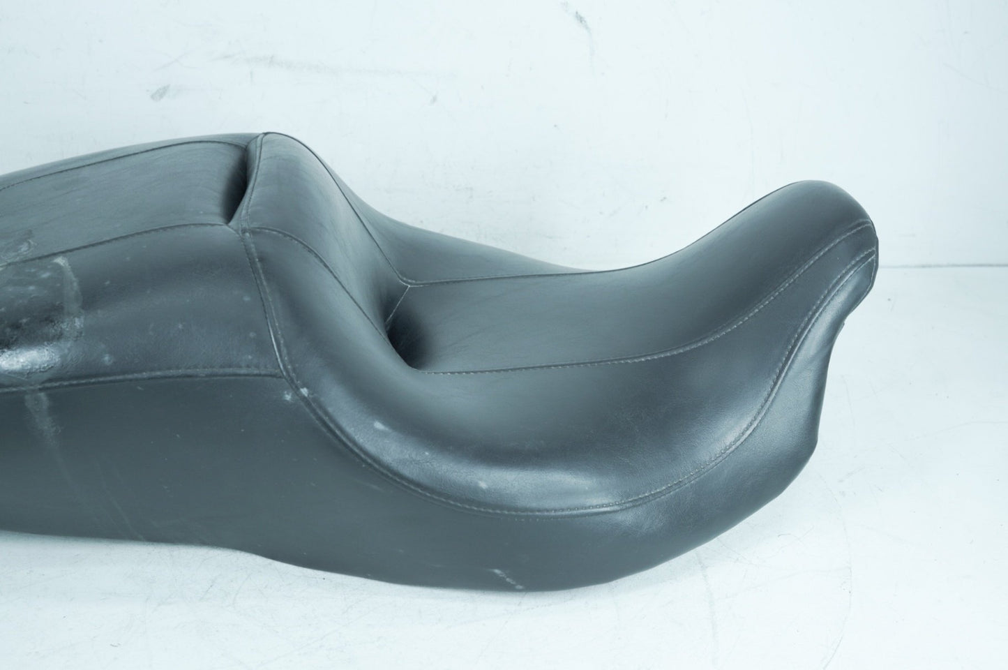 2007 - 2011 Harley-Davidson Touring Electra Ultra Passenger Rider Driver Seat Saddle 52164-10