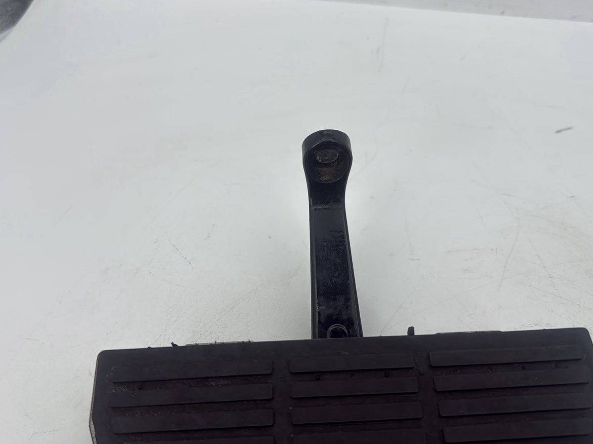 2005 Harley Touring Road King Classic Left Right Passenger Floorboard Foot Rest
