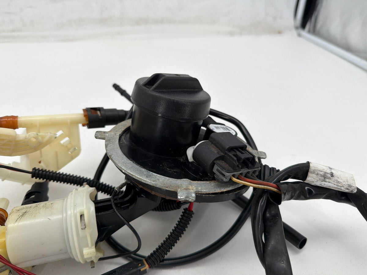 11 Harley Electra Glide Touring Ultra OEM Fuel Pump Gas Gasoline Petrol Sending