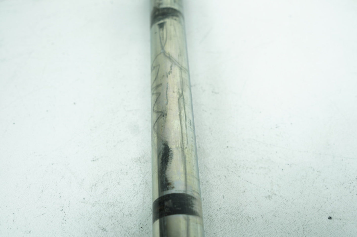 2008 - 2016 Harley-Davidson Touring Electra Glide Ultra Rear Wheel Axle Bolt Shaft 41056-09